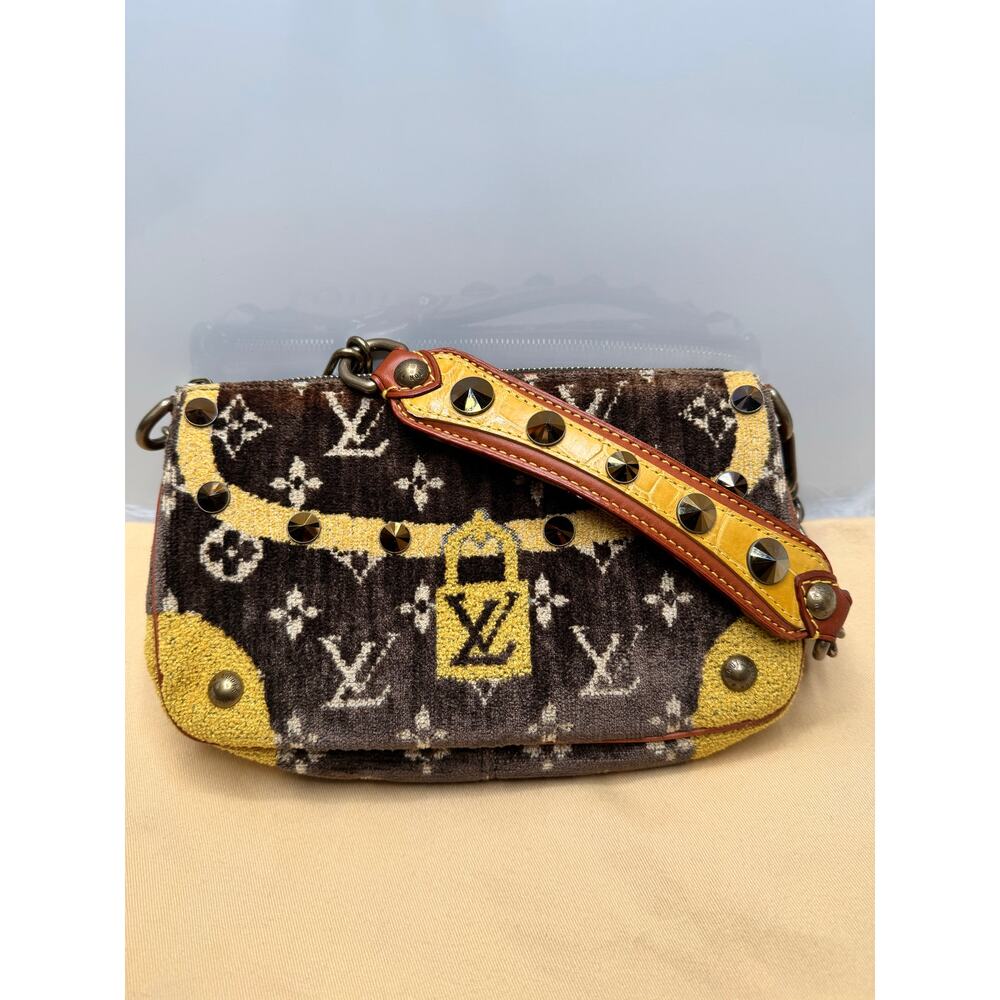 SOLD #001129XB LV Limited Edition Pochette